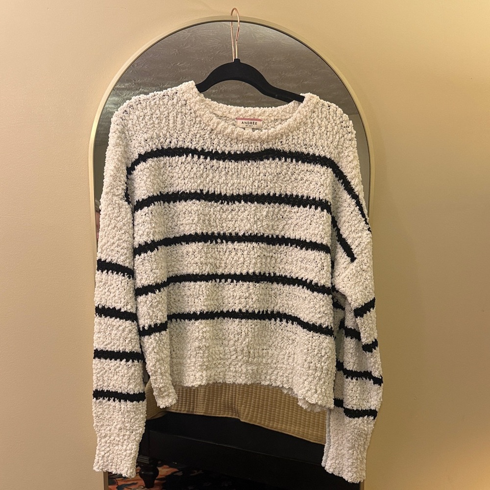 ANDREE BY UNIT Textured Black and Cream Striped Sweater